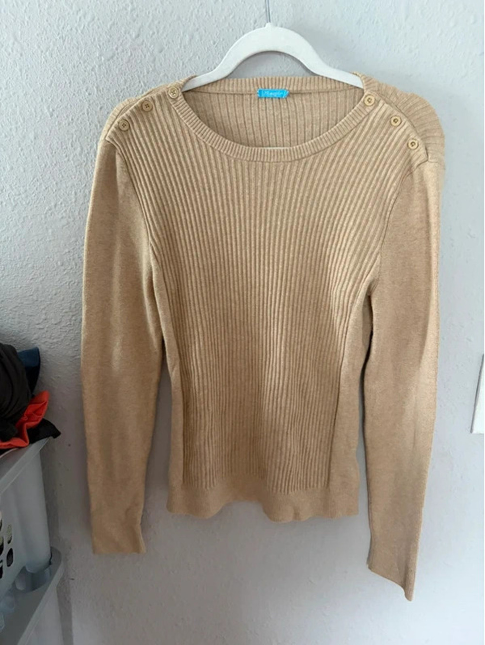 J. McLaughlin beige sweater size L fitted